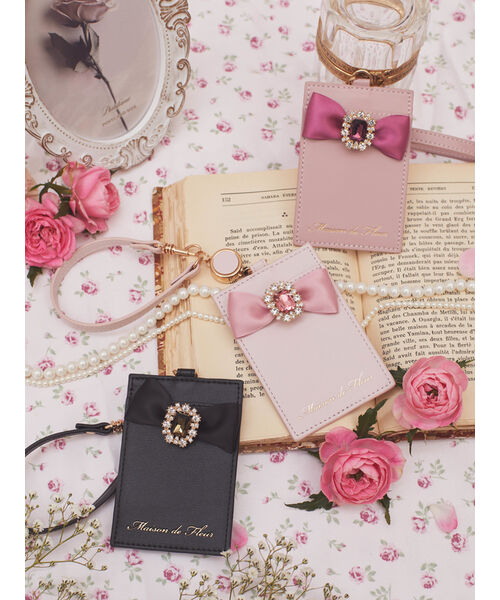 Maison de FLEUR - ゆり 完売品⭐️デニム パールリボン iPhoneケース メゾンドフルール メゾン ド フルール Maison de FLEUR リール付きビジューリボン
