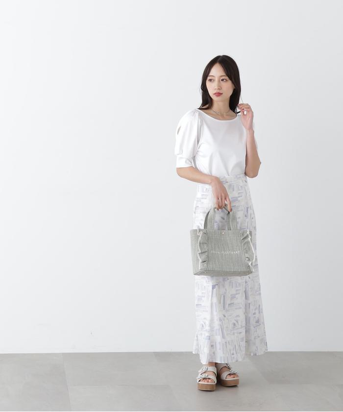 新品未使用　ジルバイジルスチュアートフリルトートバッグ　ライトベージュラメ JILL by JILL STUART（ジルバイジルスチュアート）の「◇フリル