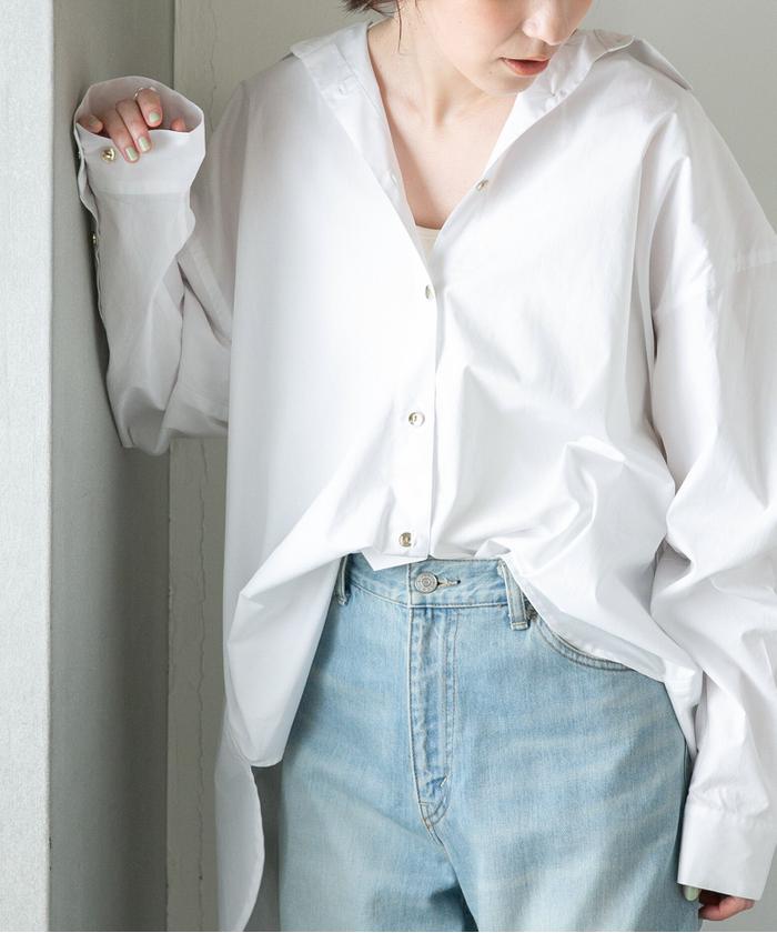 Chanel White Shirt with Gold-tone Buttons - Size: 42 FR