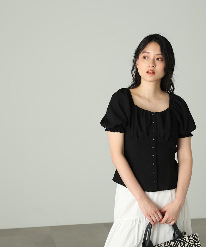 セール 20%OFF】ペンタゴンネックパフスリーブブラウス
