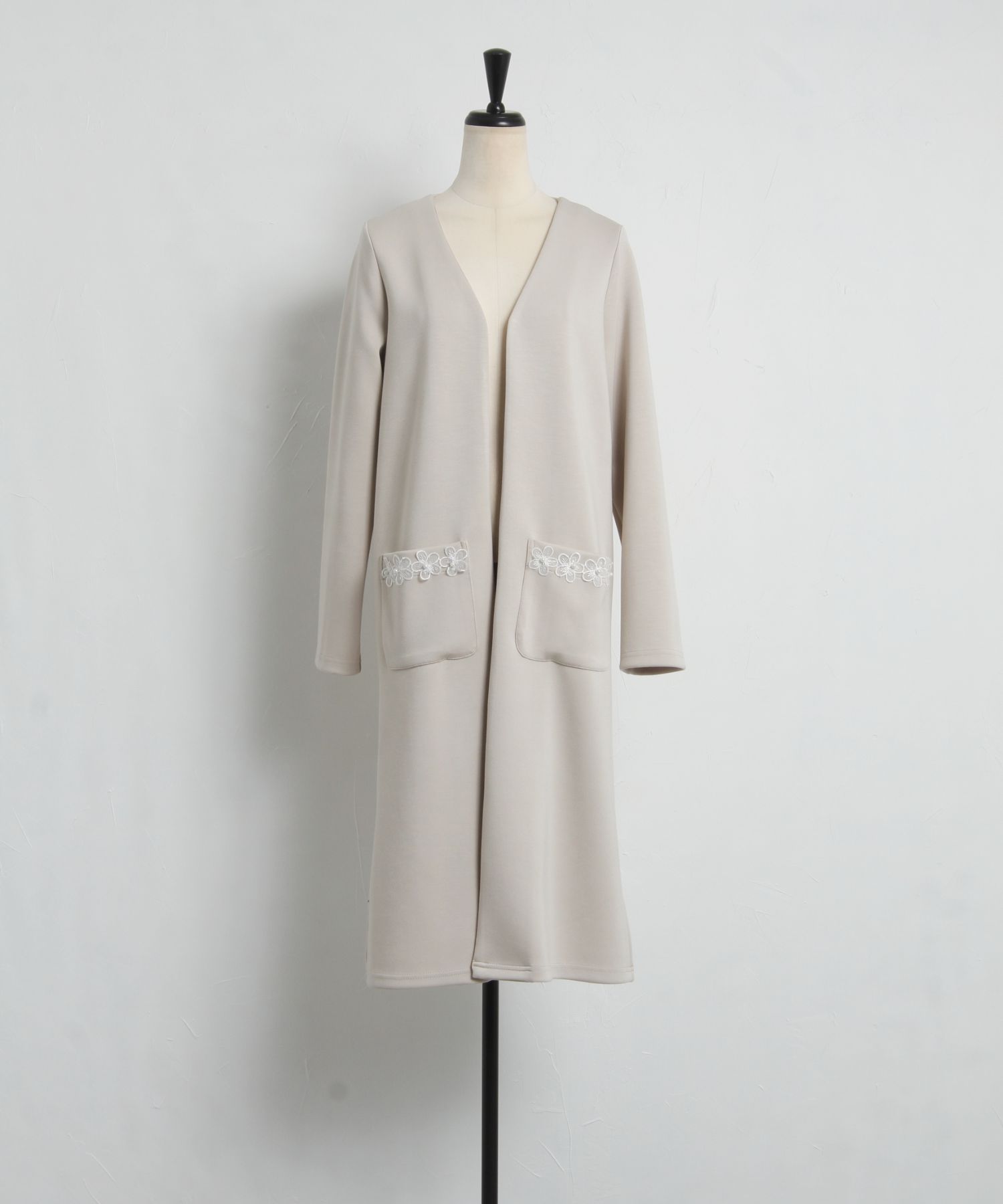 tocco closet ポケットフラワーレース付きコーディガン(アイボリー) ポケットフラワーレース付きコーディガン(505202514) | トッコ