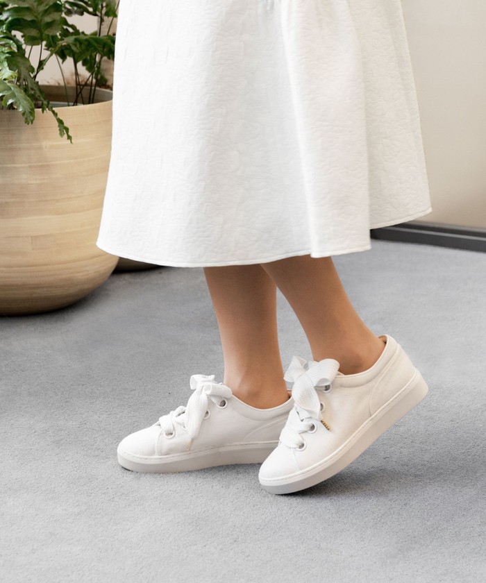 WEB＆一部店舗限定】BIG RIBBON CANVAS SNEAKERS スニーカー