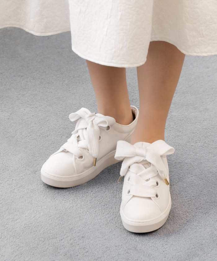トッカ　BIG RIBBON CANVAS ローカットスニーカー 24cm WEB＆一部店舗限定】BIG RIBBON CANVAS SNEAKERS スニーカー