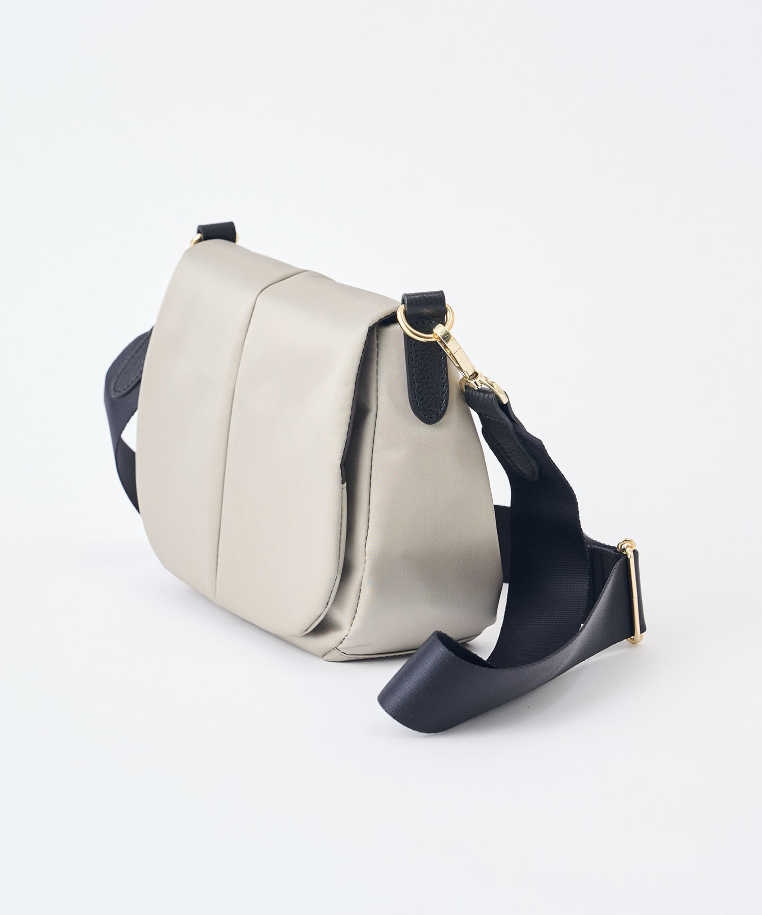セール70%OFF】フラップショルダーバッグS【THE CLOUDS NYLON】(CE