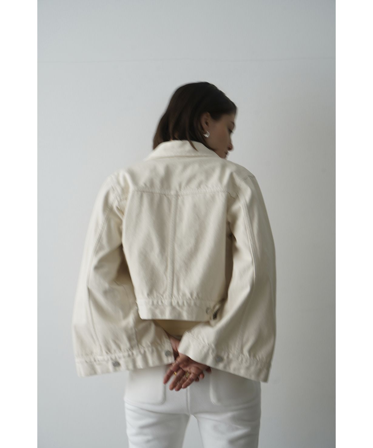 CLANE ベルスリーブ コンパクト デニム ジャケットLACK セール 50%OFF】BELL SLEEVE COMPACT JEAN JACKET(505230186