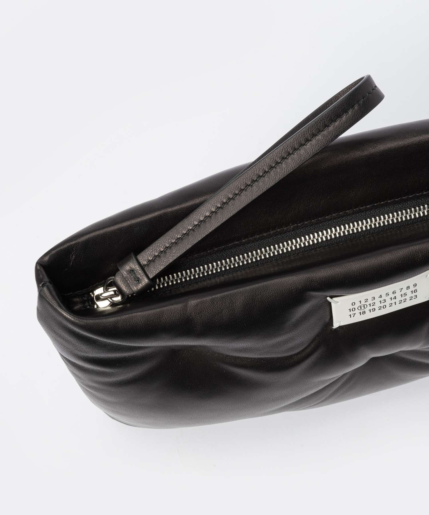 メゾン マルジェラ MAISON MARGIELA S56WF0095 P4300 クラッチ メゾン マルジェラ MAISON MARGIELA S56WF0095 P4300 クラッチ