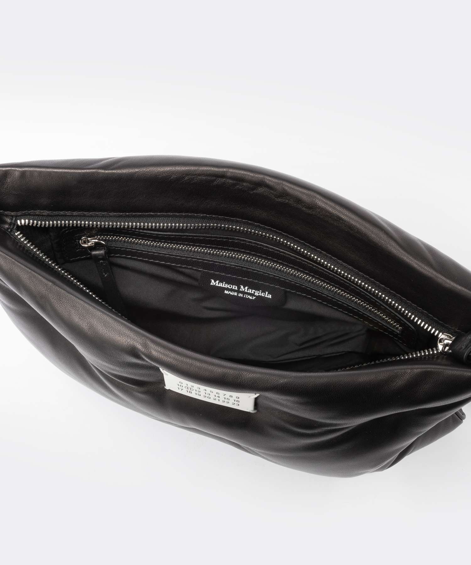 メゾン マルジェラ MAISON MARGIELA S56WF0095 P4300 クラッチ メゾン マルジェラ MAISON MARGIELA S56WF0095 P4300 クラッチ
