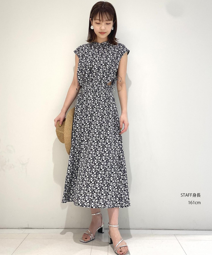 セール】【洗える・防シワ】サイドドロスト小花柄ワンピース
