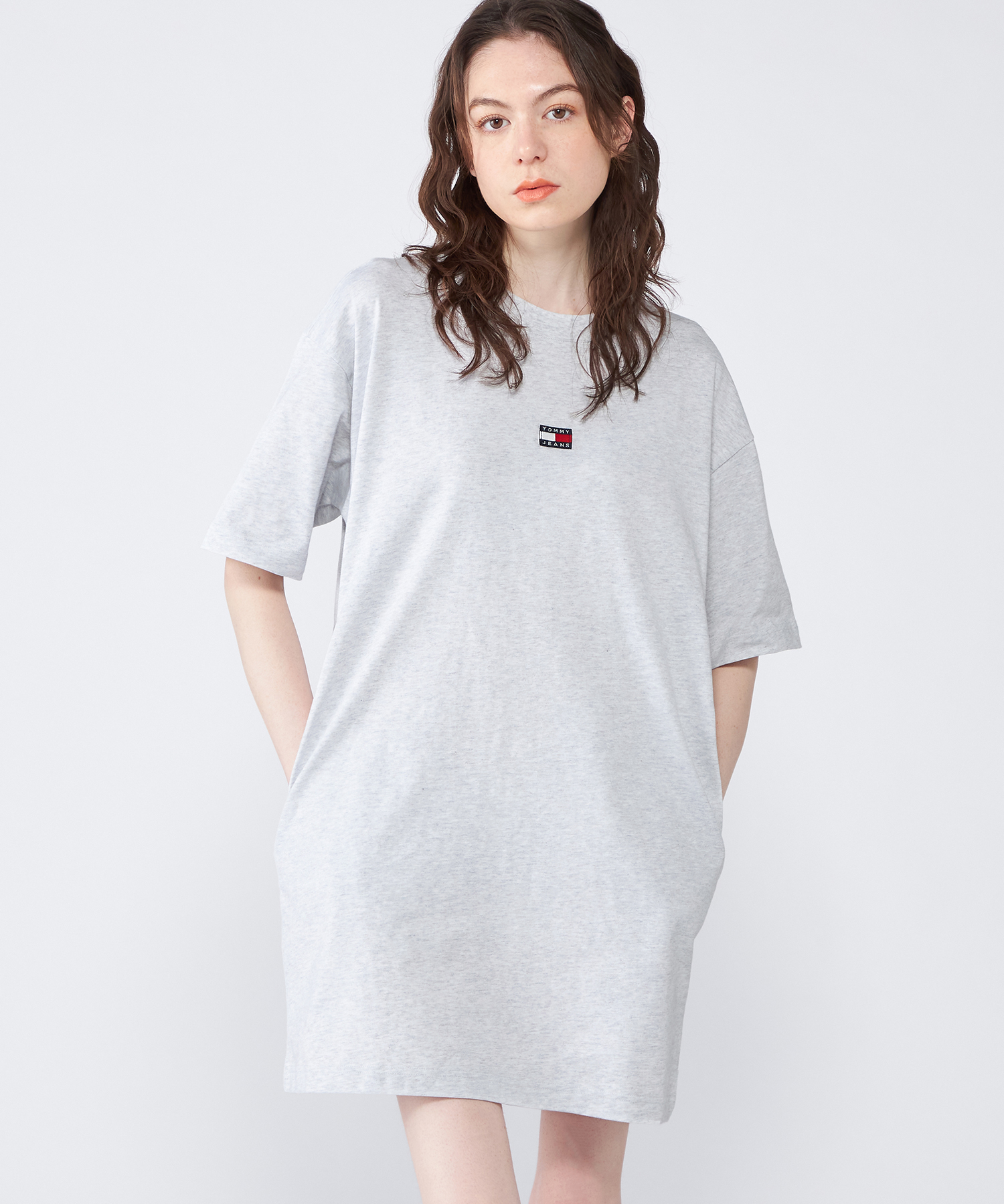 トミー ジーンズ  JEANS Tシャツ ワンピース XS ピンク TOMMY JEANS (トミージーンズ) ワンポイントロゴ クルーネック