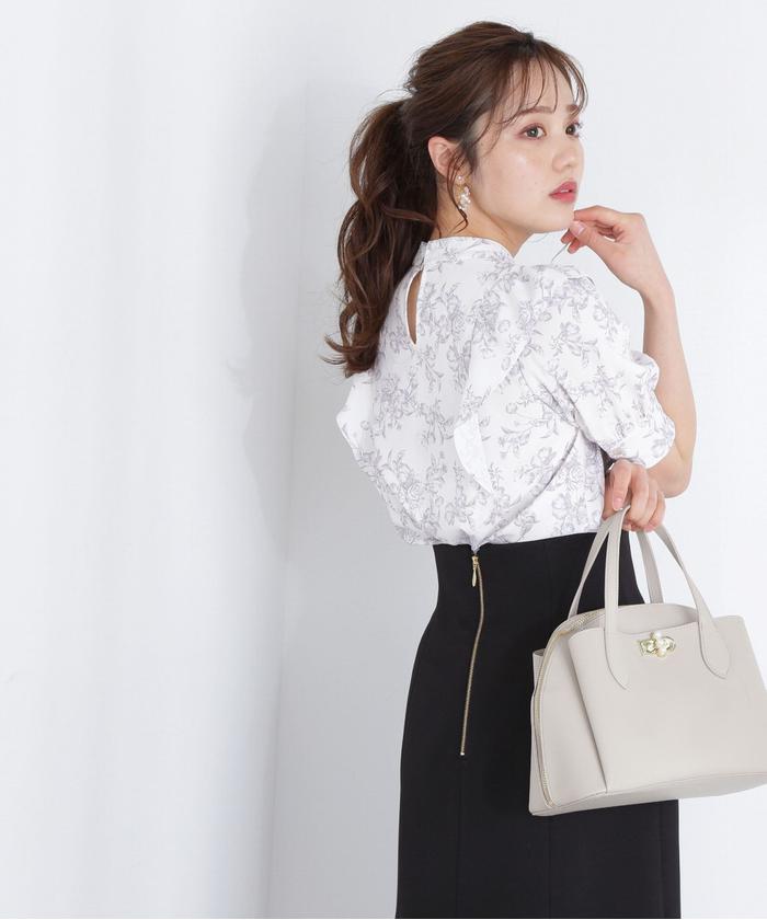 セール 10%OFF】モノトーンブーケフラワーブラウス(505281388