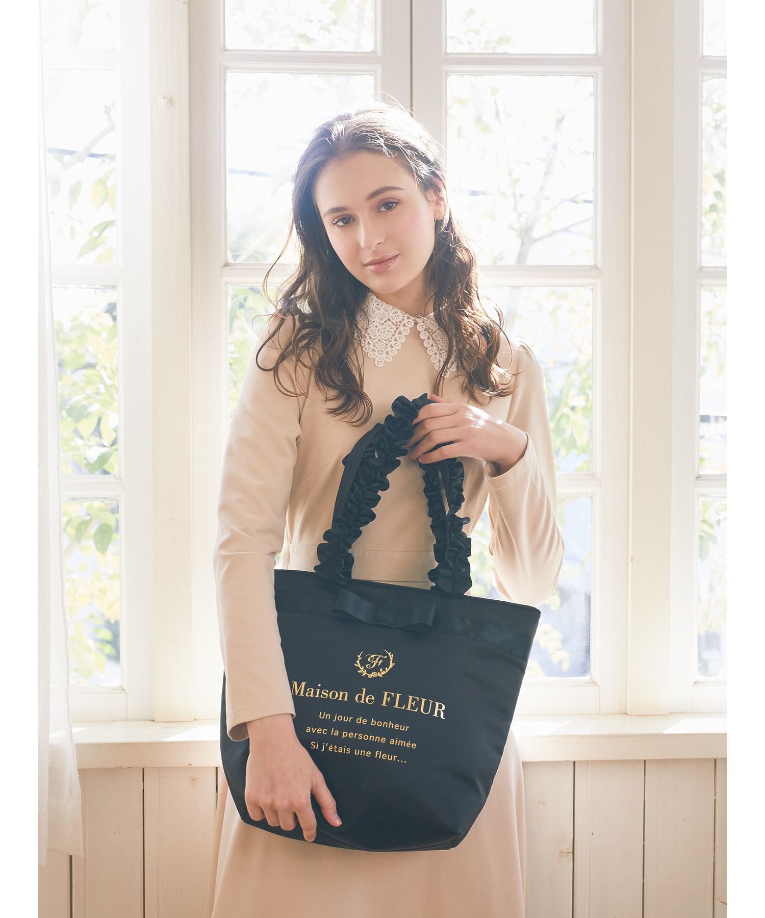 MARY QUANT フリルハンドル バッグ　メゾンドフルール　ブラック　S メゾン ド フルール Maison de FLEUR 撥水加工フリルハンドル