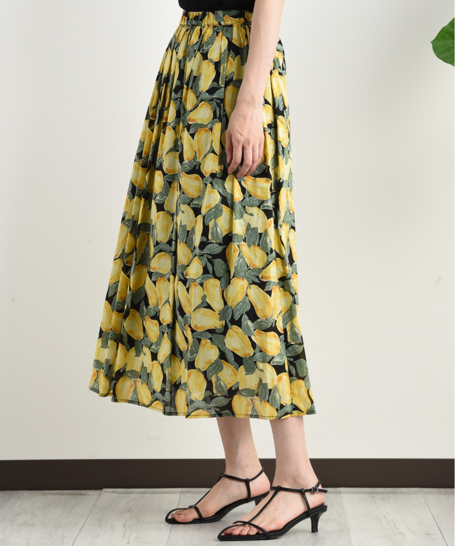 インディースリーズ古着YVESSAINTLAURENT レザーフリルスカート