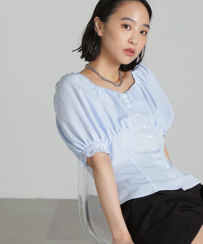 セール 20%OFF】ペンタゴンネックパフスリーブブラウス