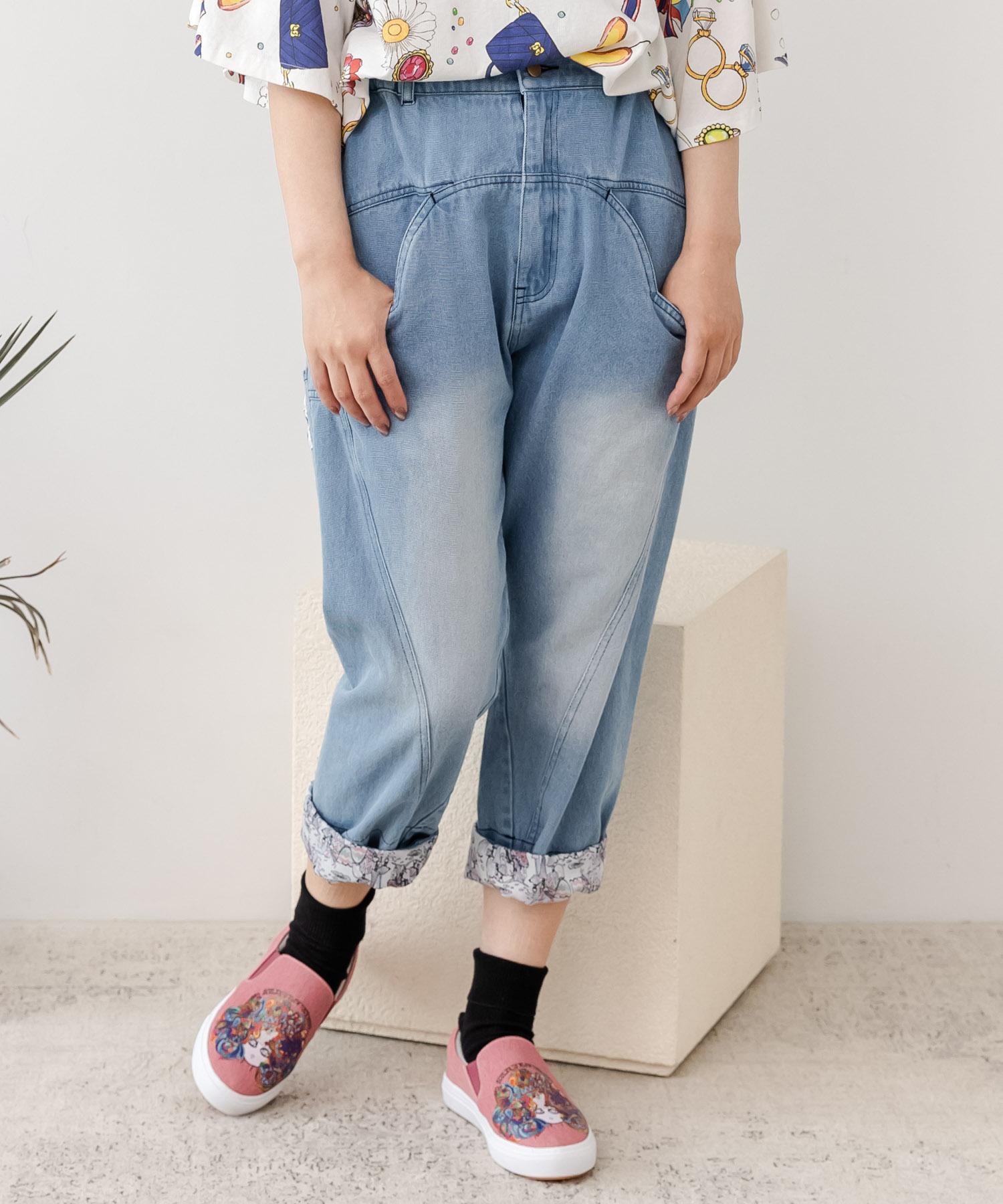スカラー　ScoLar 可愛い❤デニム　ロールアップ　花柄　ウエストゴム　パンツ スカラー ScoLar ロゴアップリケデニムパンツ （ブルー