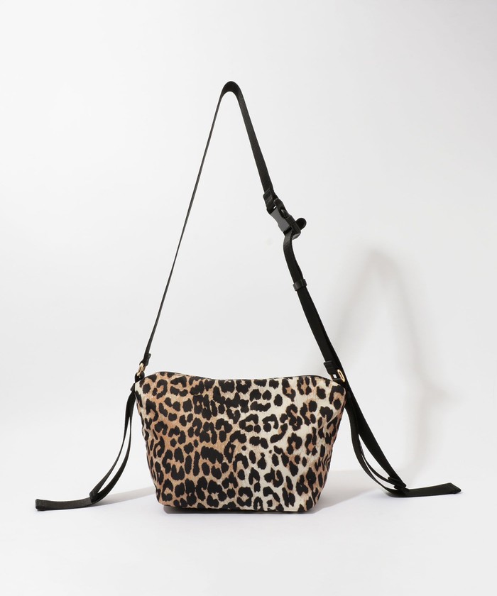 【GANNI】バックパック レオパード Leopard Leopard Small Nylon Bucky Backpack | GANNI US