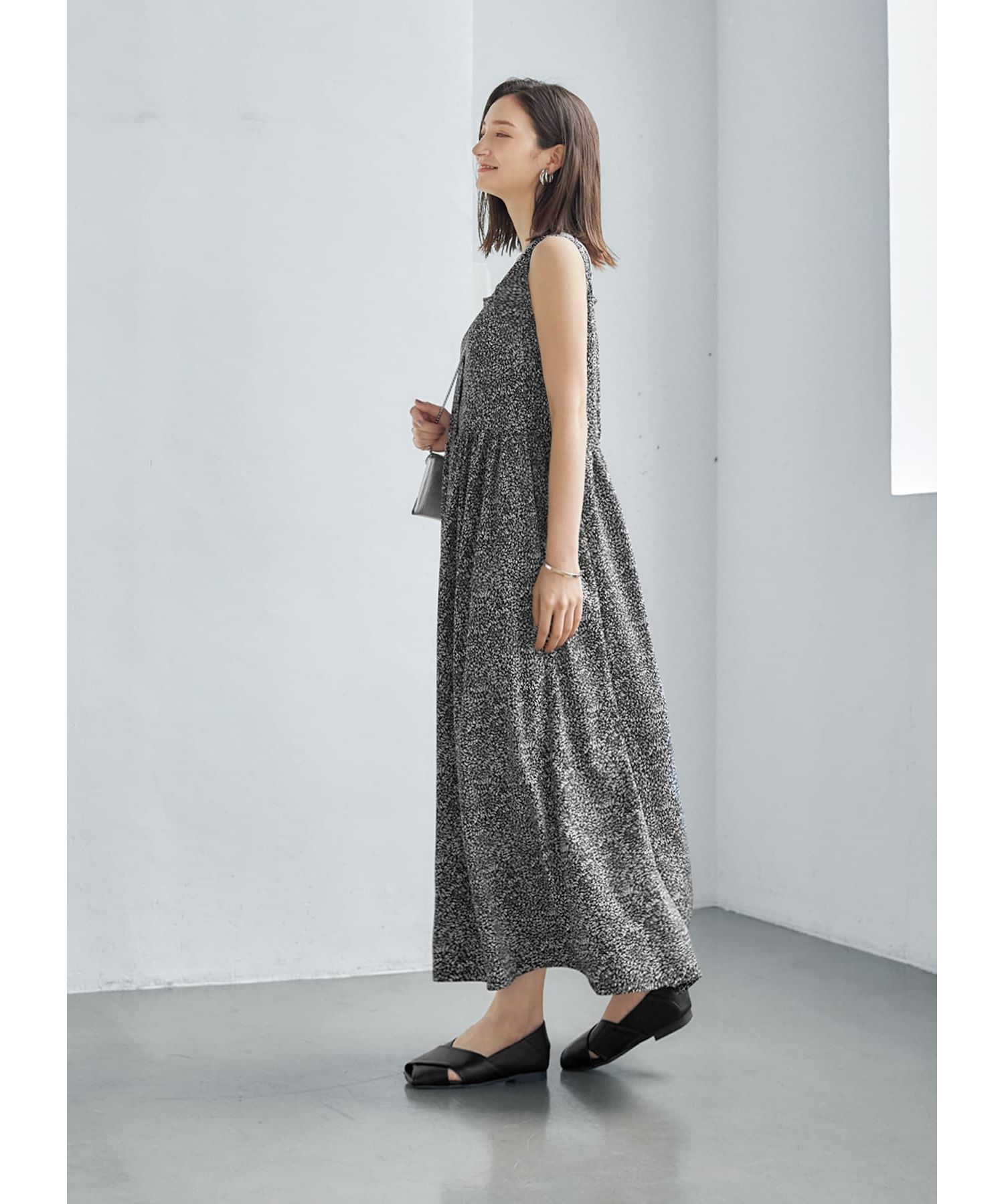 新品新作 alice+olivia ウォッシュドデニム×スクエアネックワンピース 新品新作 alice+olivia ウォッシュドデニム×スクエアネック