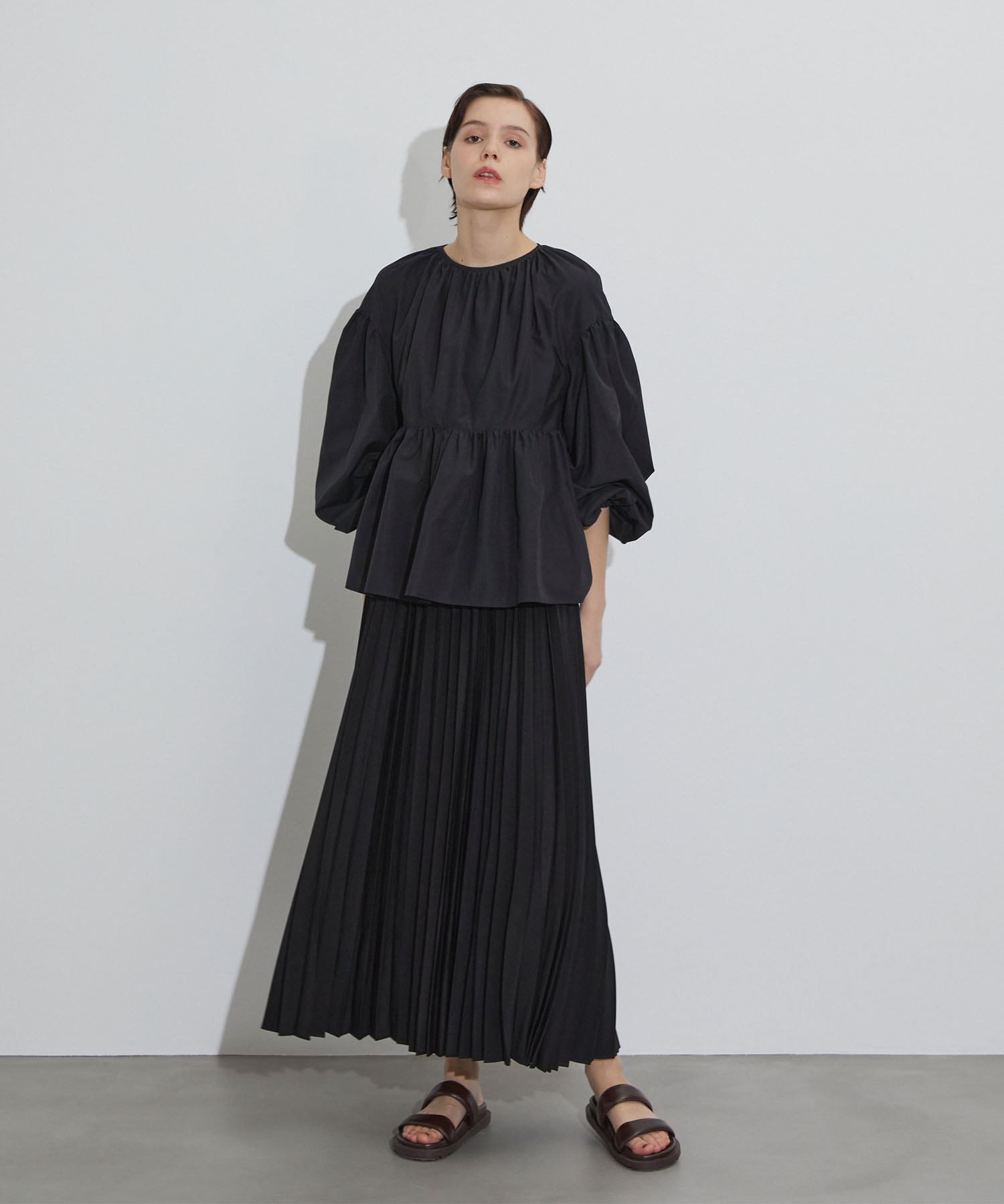 No.142 Prince アコーディオンプリーツキュロット☆NAVY☆新品 ウインザーオンラインショップ【販売開始前商品 8月7日発売予定
