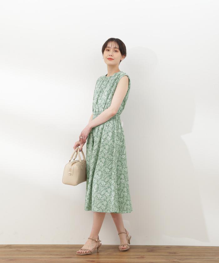 CHICWISH★シャーリングウエストノースリーブワンピース 3色☆ セール 30%OFF】小花柄ウエストシャーリングノースリーブ