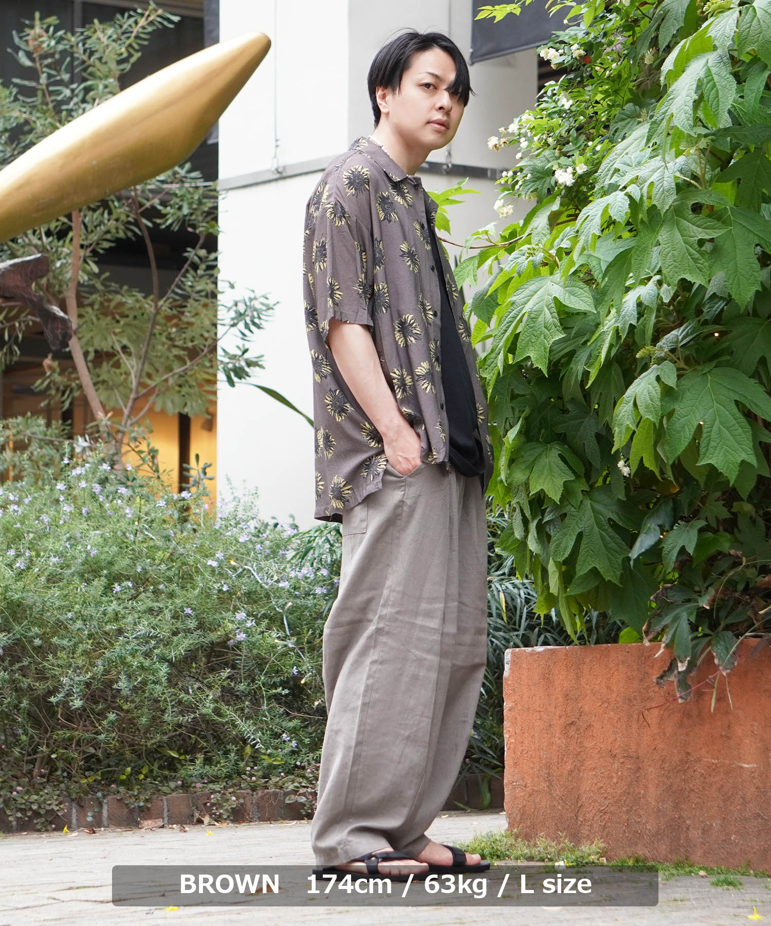 2025年新作 裾のボタンで2wayに使える綺麗めパンツ☆ダンス練習