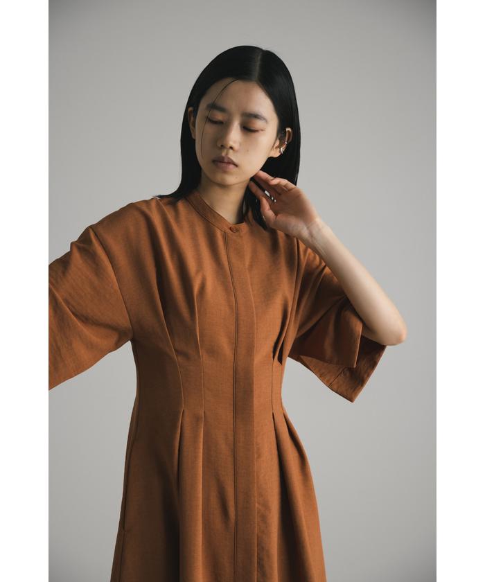 【ships】ツイストタックワンピース　ノースリーブ　ブラウン セール 30%OFF】スリットスリーブタックワンピース(505335616
