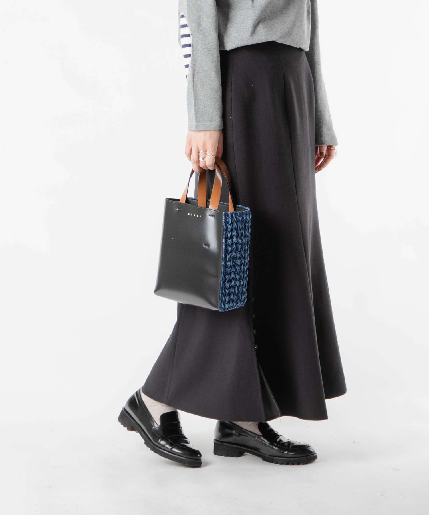 【MARNI】トープ レザー ハンドバッグ Marni レザー トートバッグ | ニュートラル | FARFETCH JP