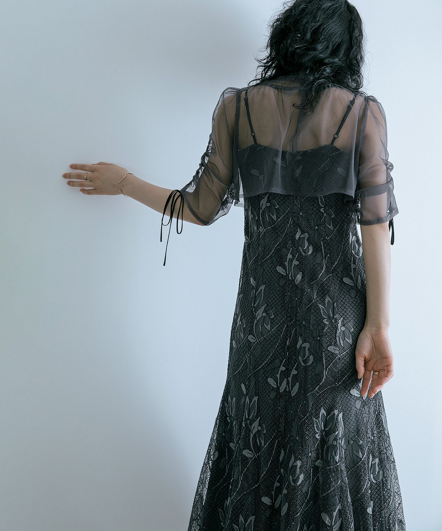 極美品✨ボレロ ワンピース Ｍ ドレス オケージョン niana atlo 花柄ボレロIラインキャミワンピースレイヤードパーティードレス