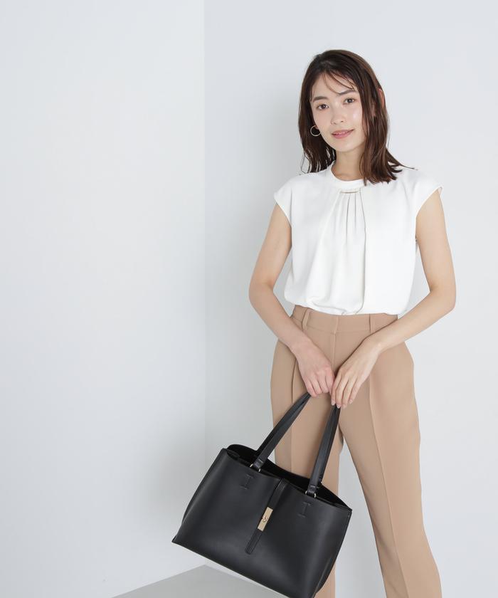 美品】machatt イタリアンタックメモリーブラウス