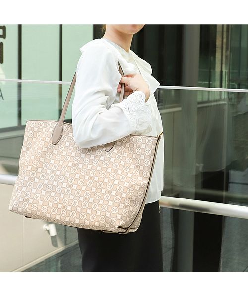 本日限定値下げ　新品　katespade かばん　カゴバック　トートバッグバッグ