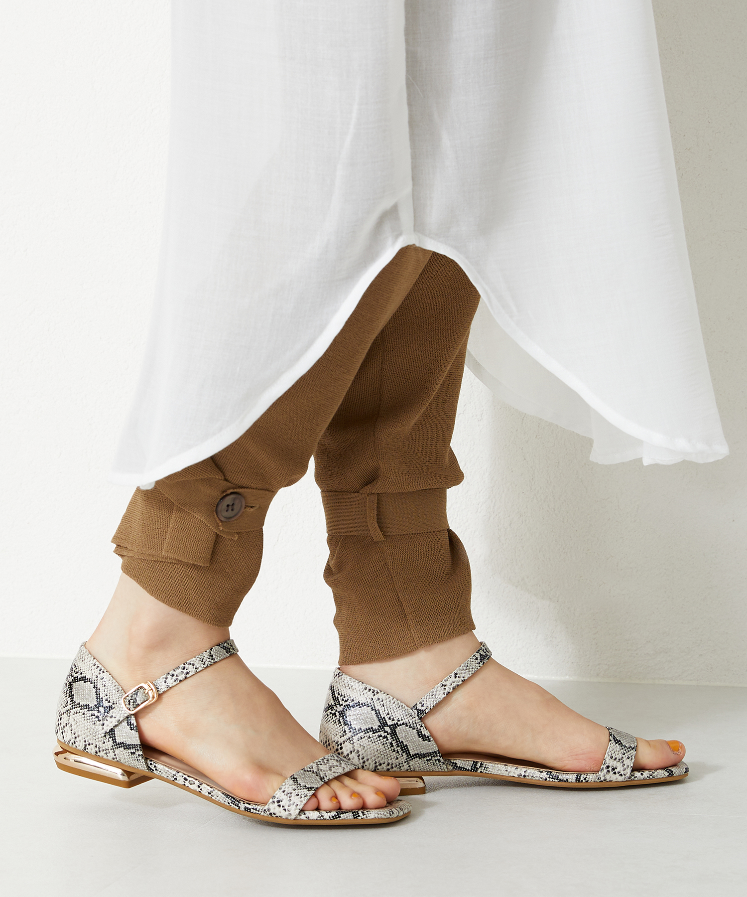 セール55%OFF】メタリックヒールフラットサンダル/31204