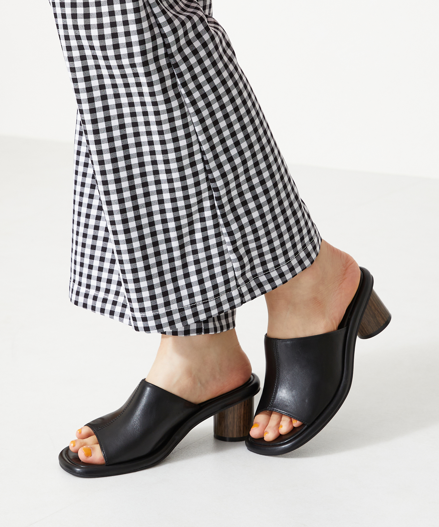 【DIESEL】ナロートゥ カバードヒール ミュール（送料込み） ルーシュド ボウヒールミュール - Black Textured | CHARLES
