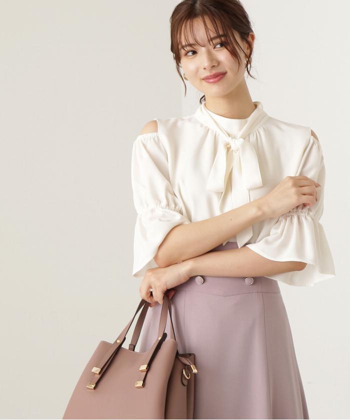 Noble - NOBLE ワンショルダーリボンブラウス（専用） NOBLE ショルダーオープンブラウス 23SSタグ付き新品 （Noble
