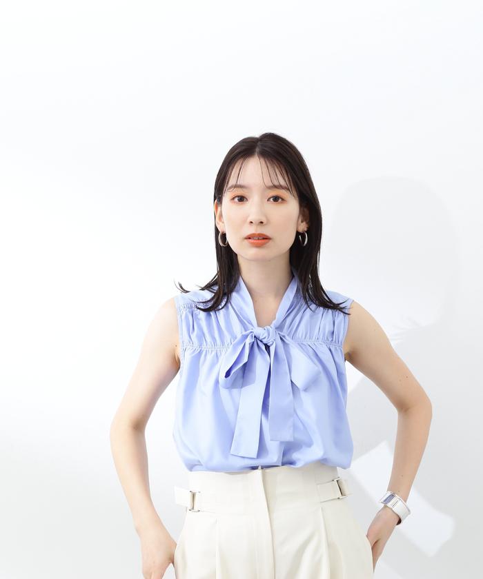 セール 50%OFF】フロントリボンギャザーノースリーブブラウス