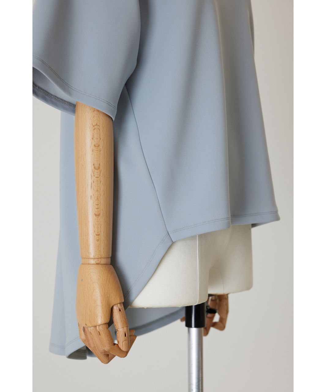 Back volume R-neck cut tops(505391102) | リムアーク(RIM.ARK Back volume R-neck cut tops(505391102) | リムアーク(RIM.ARK