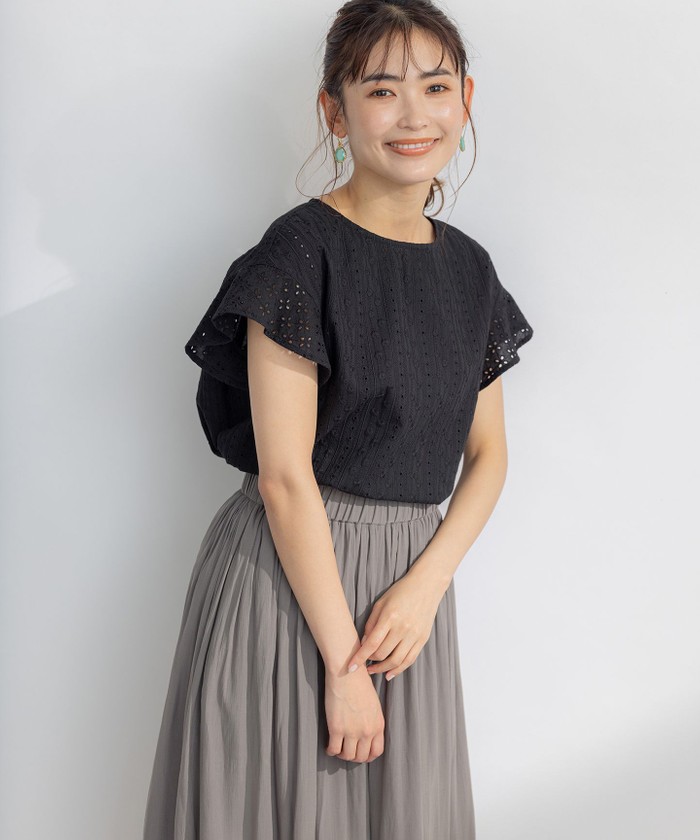 25SS【23区】エンブロイダリーレースフリルブラウス　ブラック　3 新色追加】エンブロイダリーレースフリル ブラウス / 組曲