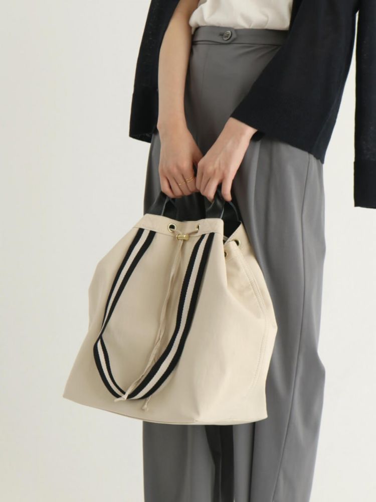 【美品】LASUD ラインテープ2WAY巾着トートバッグ 黒 LASUD｜WEBmall限定カラー ラインテープ2WAY巾着トートバッグ