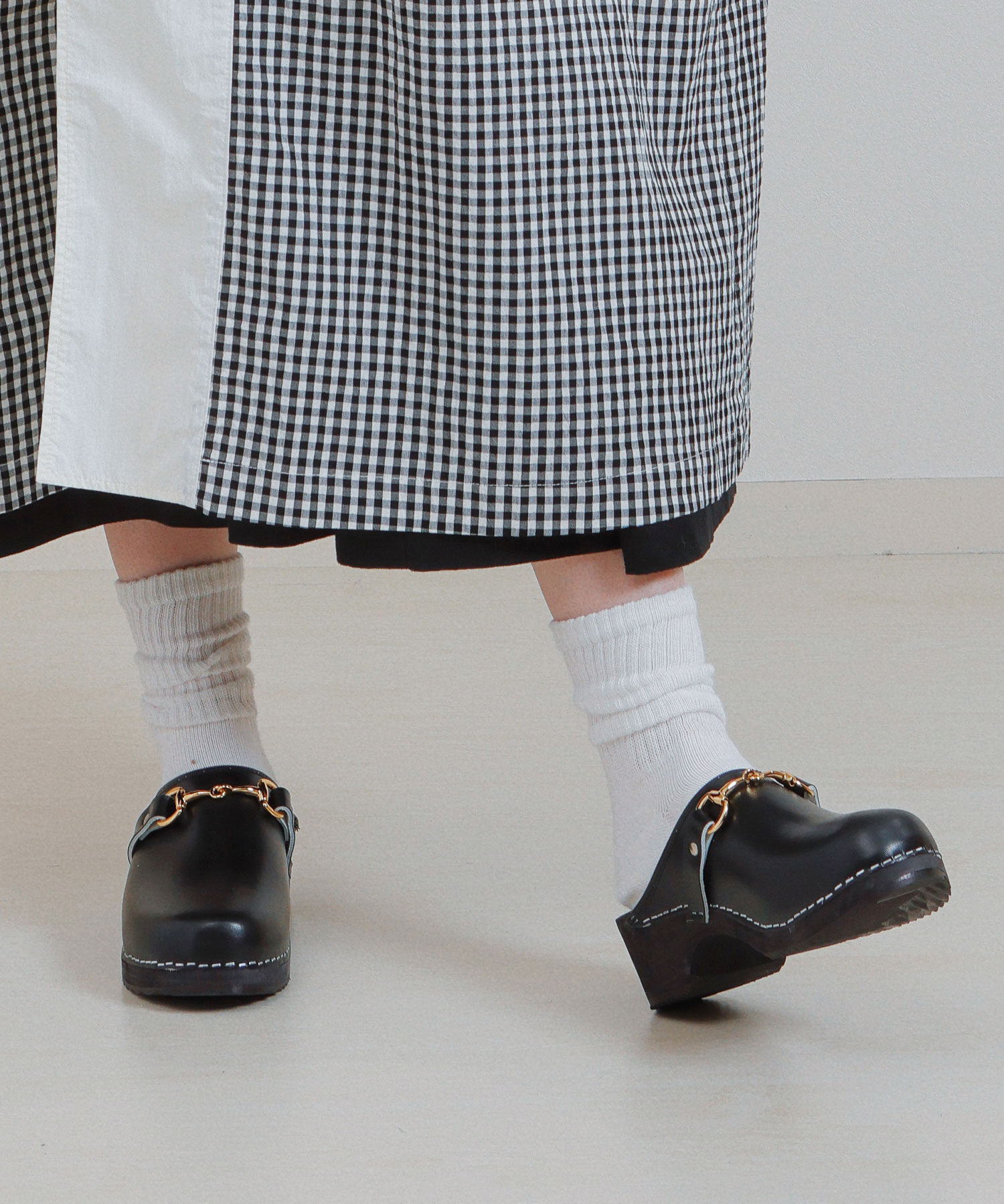 サンダル・ミュール MONILE SHERLING SABOTS Brunello cucinelli Monile sherling sabots available on