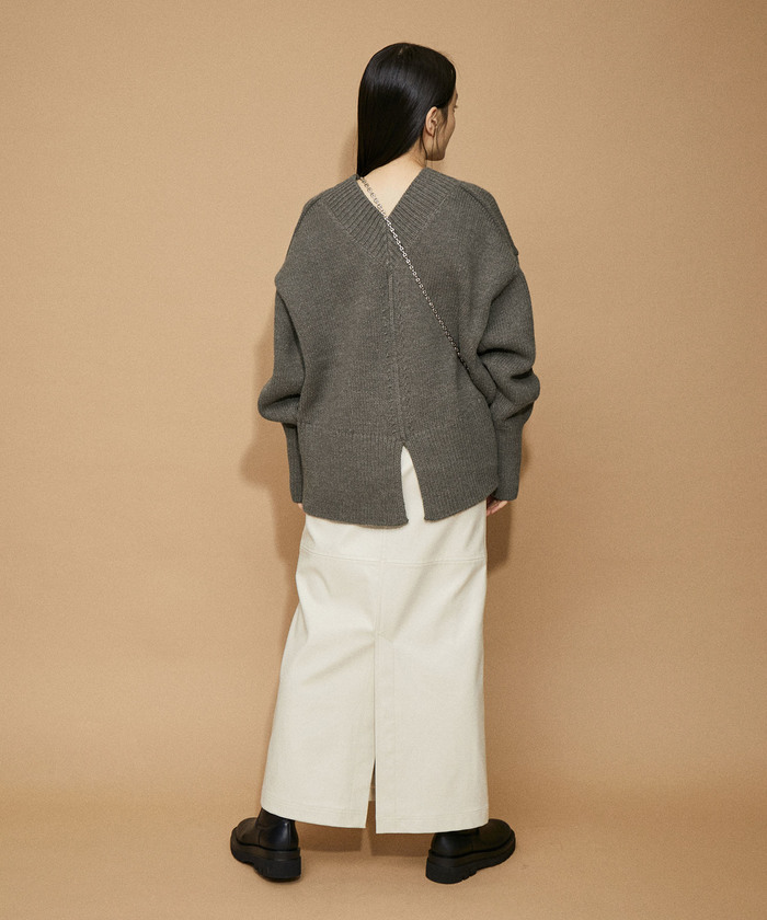 セール】【WEB限定】バックVネックニットプルオーバー