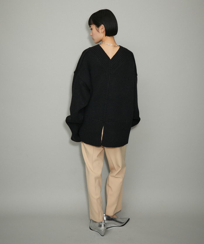 セール】【WEB限定】バックVネックニットプルオーバー