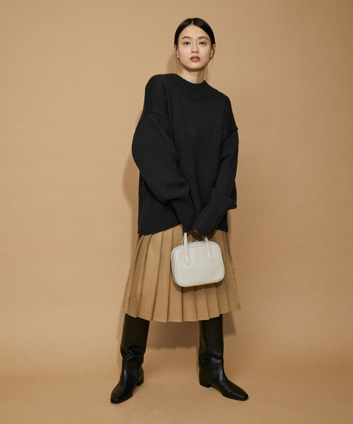 セール】【WEB限定】バックVネックニットプルオーバー