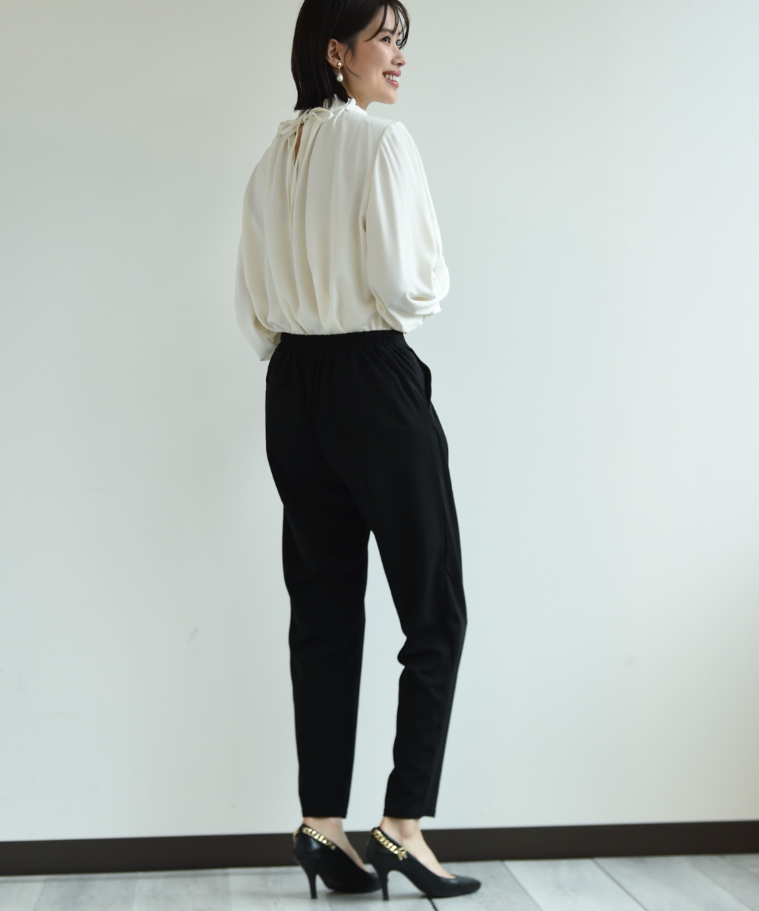 新品インタープラネット カットジョーゼットジャケットパンツ