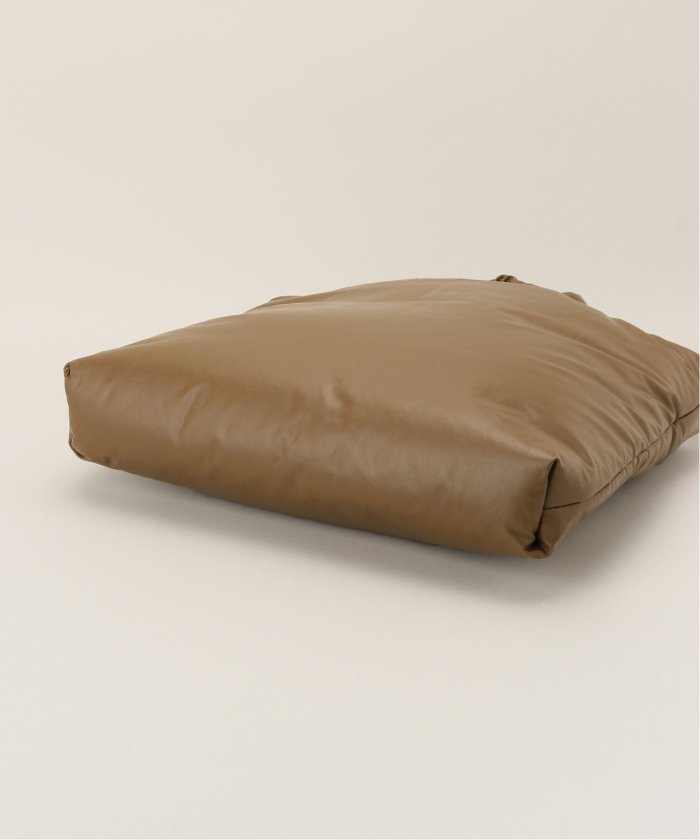 【KASSL EDITIONS】Oil Pillow バッグ Large Pillow large oil | white – KASSL Editions