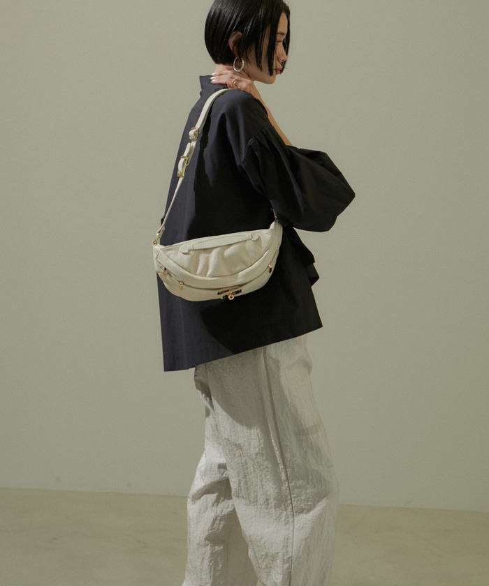 オウレンティ AULENTTI AULENTTI ボディバッグ DIーTERAMOーSA
