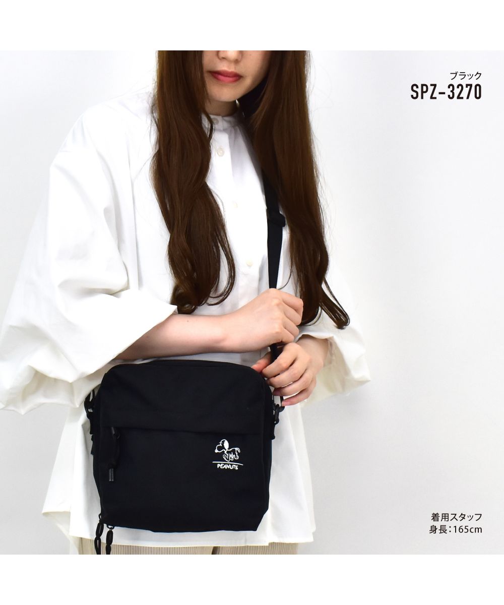 SNOOPY スヌーピー　エナメル　ショルダーバッグ　レトロ　ジャンク品　レア SNOOPY スヌーピー エナメル ショルダーバッグ レトロ ジャンク