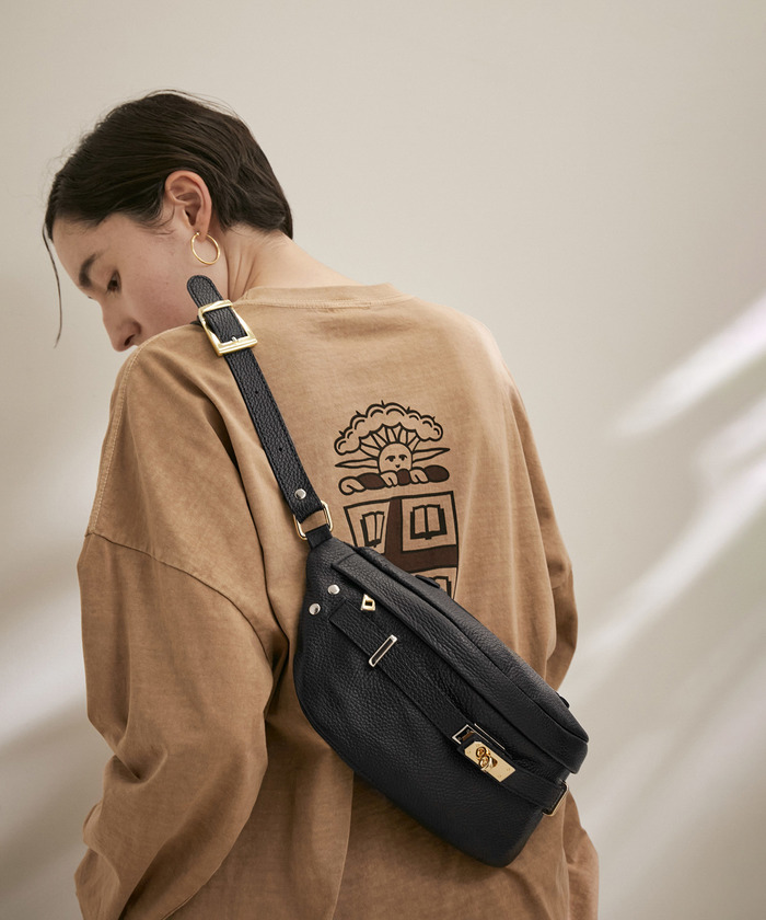 ☆AULENTTI ボディバッグ☆ オウレンティ AULENTTI AULENTTI ボディバッグ DIーTERAMOーSA