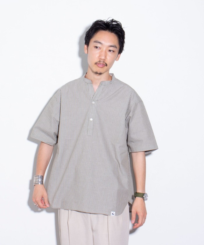 【新品】GS.SPORTS ストライプデザイン ジッパー付きシャツ グレー L セール】【GLOSTER/グロスター】スキッパーバンドカラー半袖