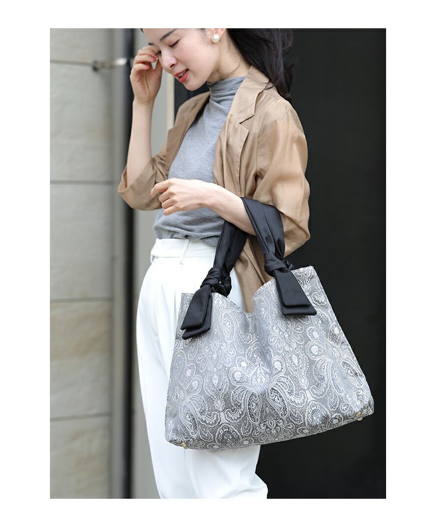 たっぷり＆可愛い★日本未入荷PARFOIS★ペイズリー柄トート 新品・未使用】ペイズリー柄トートバッグ - メルカリ