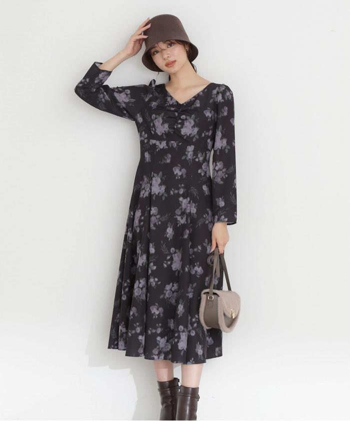 セール 50%OFF】フラワーフロントギャザーワンピース(505469737