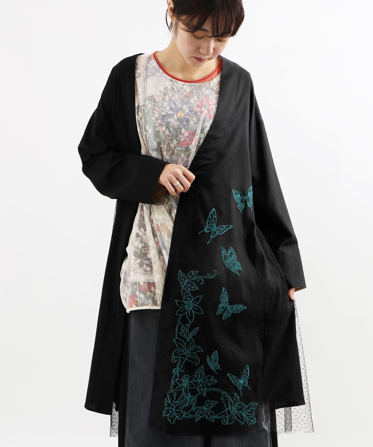 クーポン】【セール 20%OFF】蝶花刺繍レーヨン麻×ドットチュール