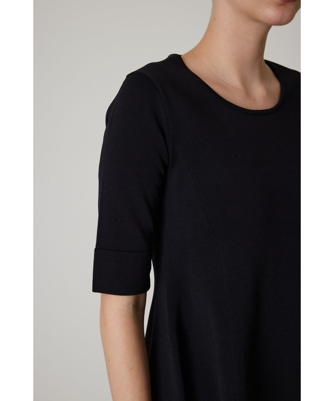美品 RIM.ARK Neck line 2way flare knit リムアーク RIM.ARK Neck line 2way flare knit （BLK