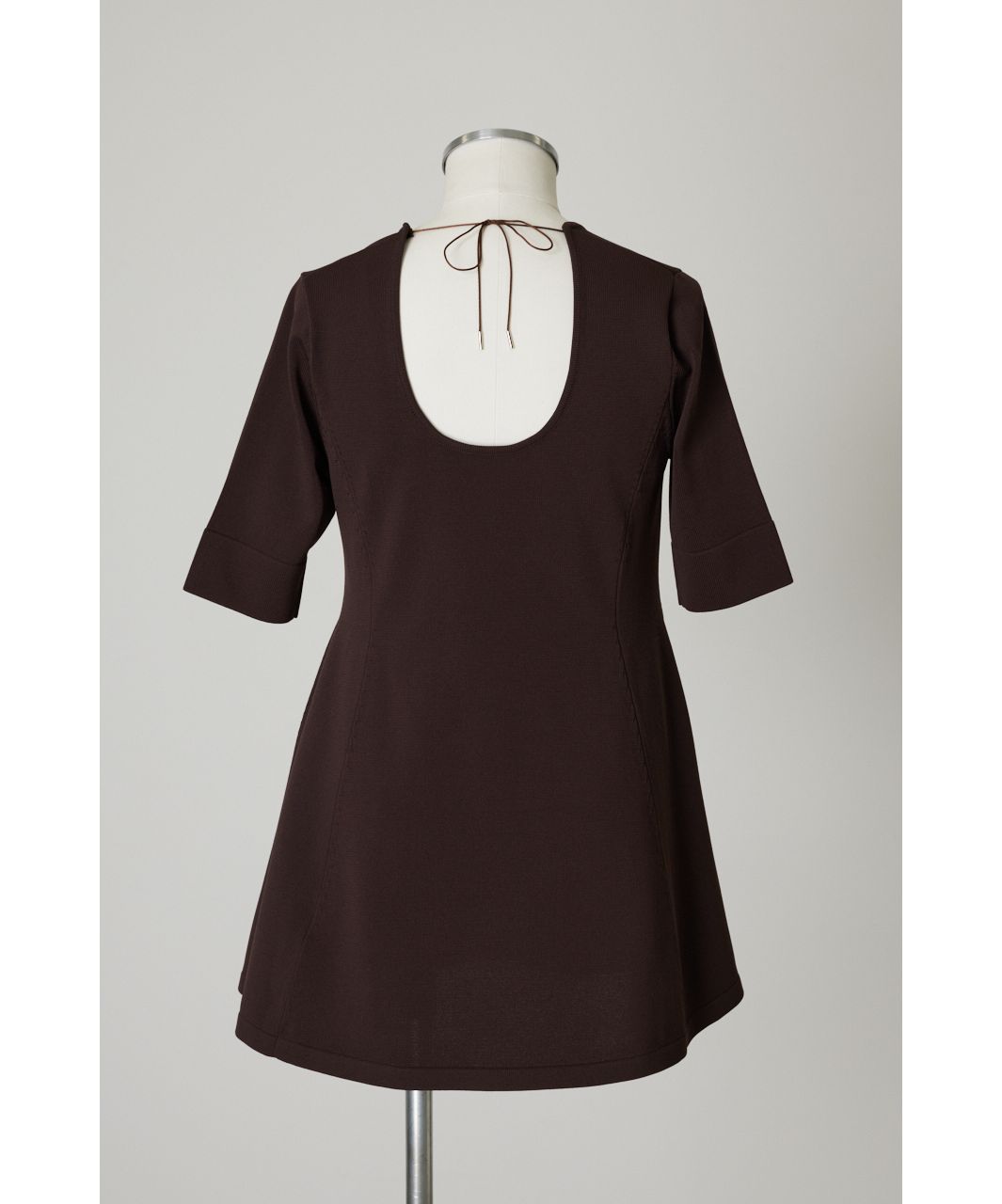 美品 RIM.ARK Neck line 2way flare knit RIM.ARK（リムアーク）の「Neck line 2way flare knit ネック